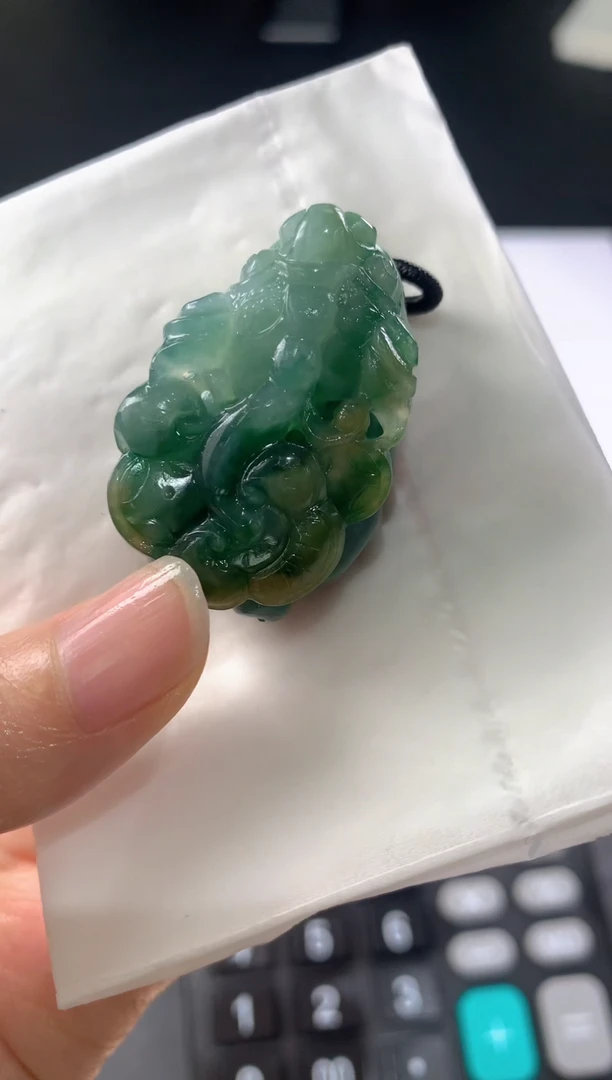 未镶嵌定制翡翠风**痕毛货抛光