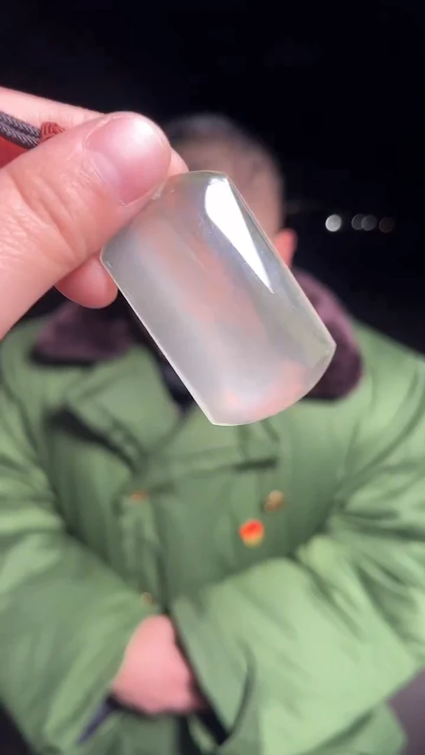 【闪购商品】黄晶吊坠(赠链)未镶嵌天然无事牌多样性发一