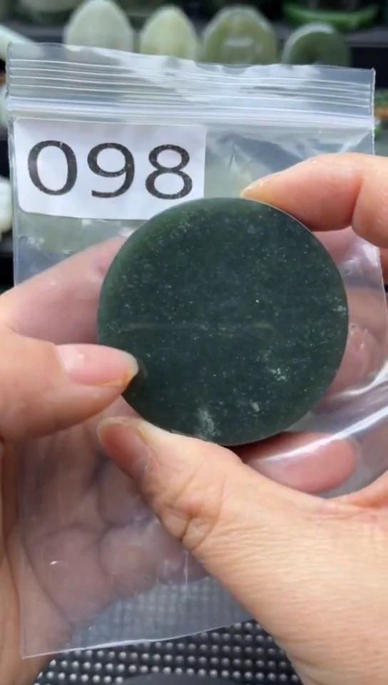 未镶嵌和田玉珠宝半成品镯芯