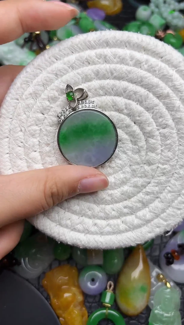 颈饰未镶嵌翡翠缅甸翡翠吊坠