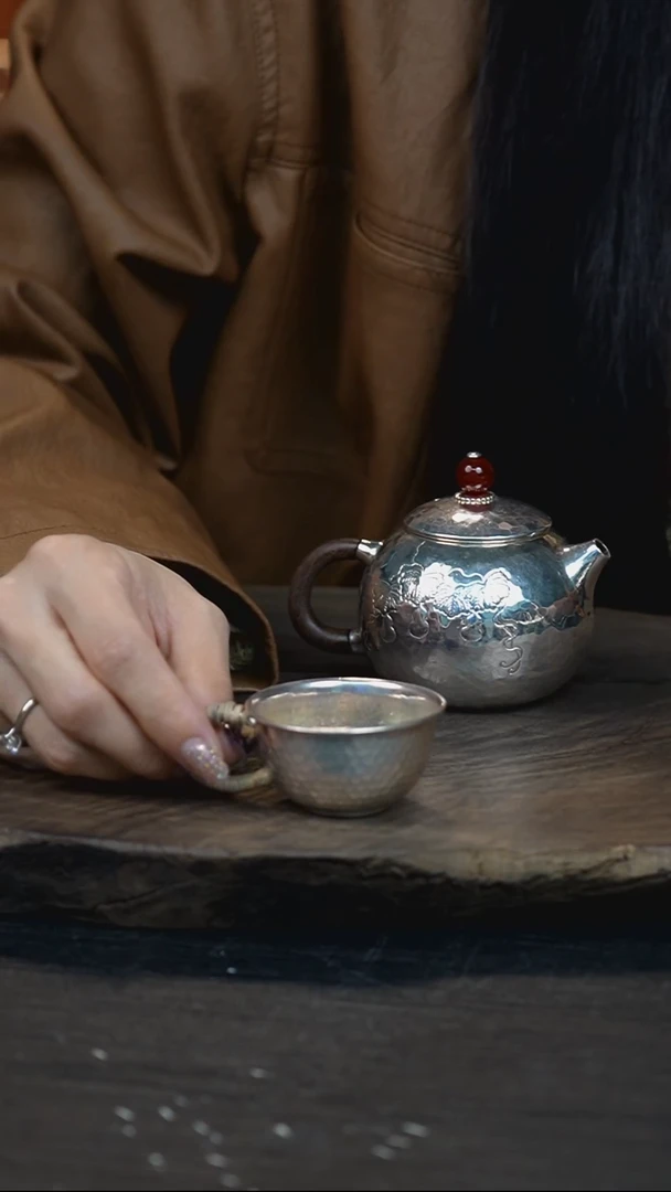 手工素面锤纹银杯999