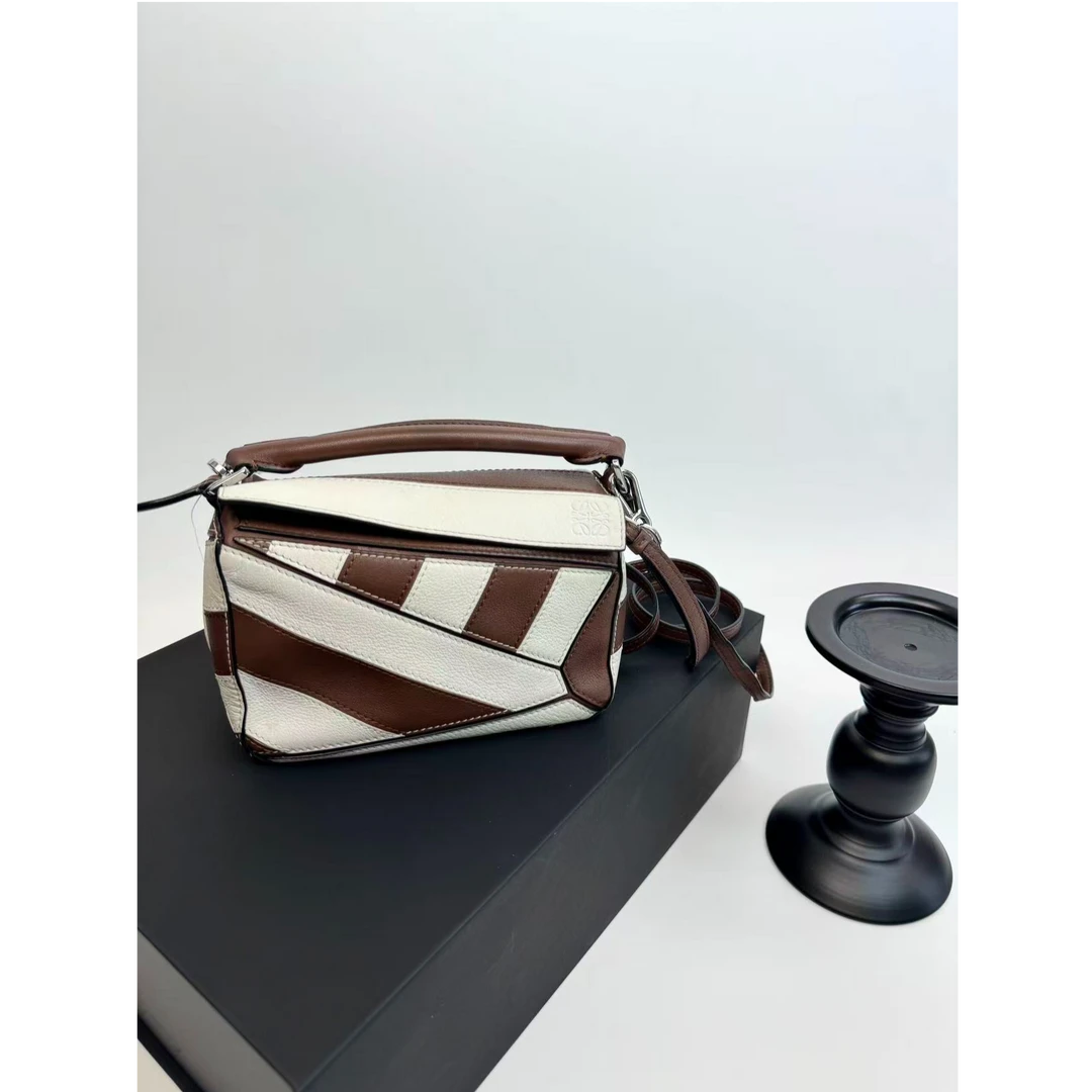 95新 LOEWE/罗意威 【小考拉】罗意威 巧克力拼色puzzle mini斜挎包