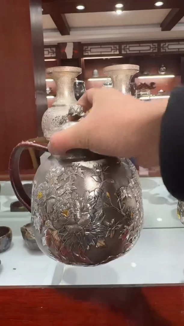 木*足银精工手工牡丹鏨刻四季壶