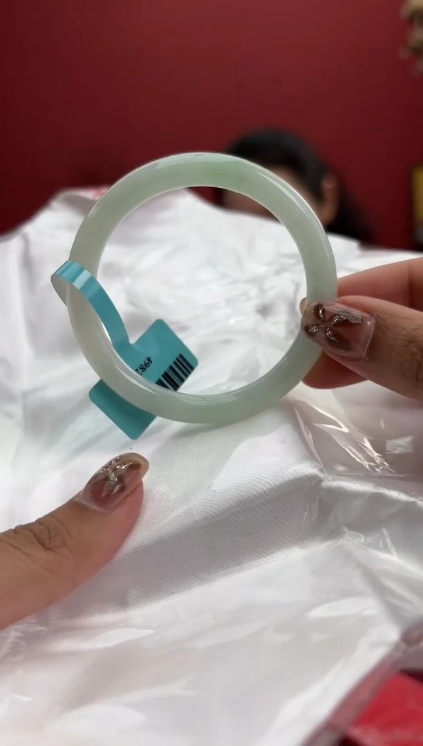 【闪购商品】翡翠手镯（圆镯）未镶嵌4手镯