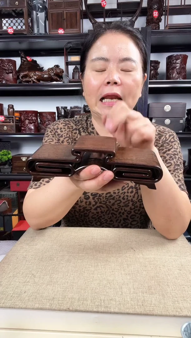木老李红木工艺品三连