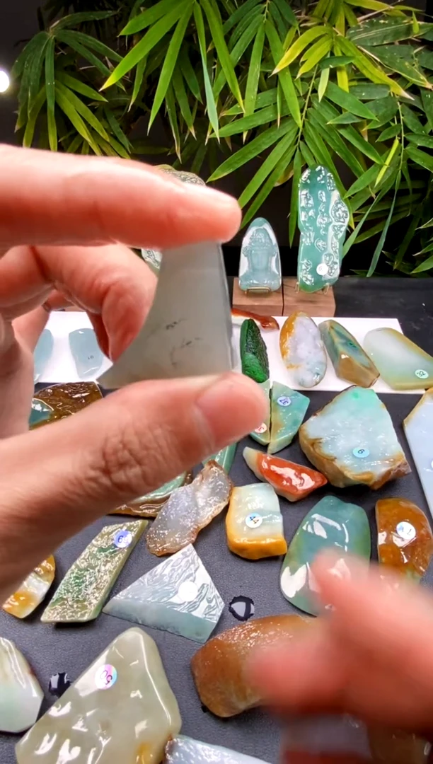 【闪购商品】定制翡翠未镶嵌翡翠