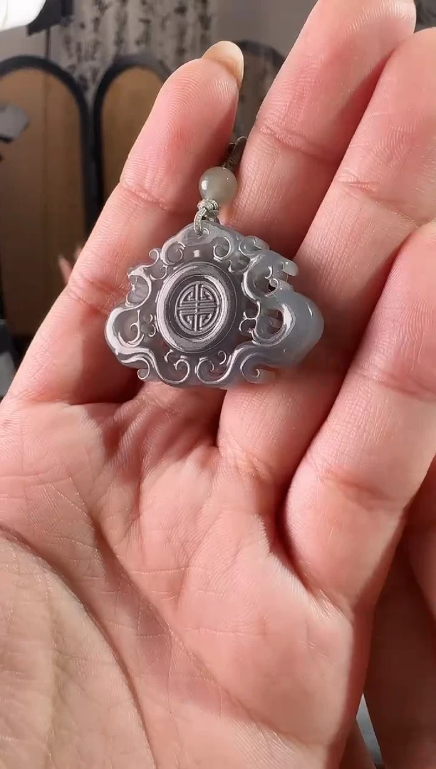 颈饰未镶嵌和田玉烟紫龙凤牌 p