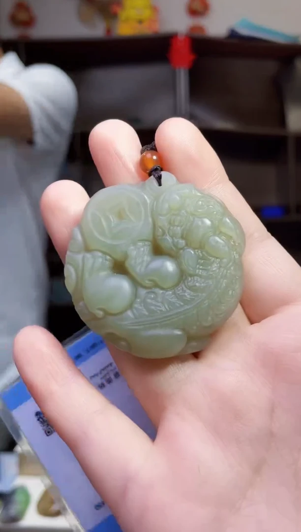 和田玉未镶嵌颈饰1