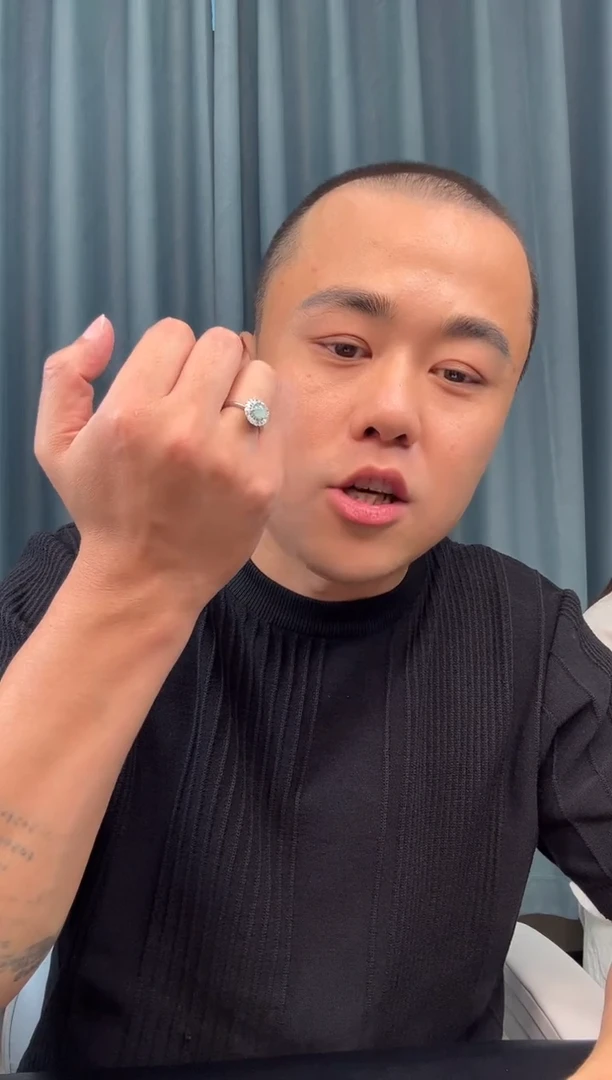 银S925镶嵌戒指翡翠DD00828100多样性发一
