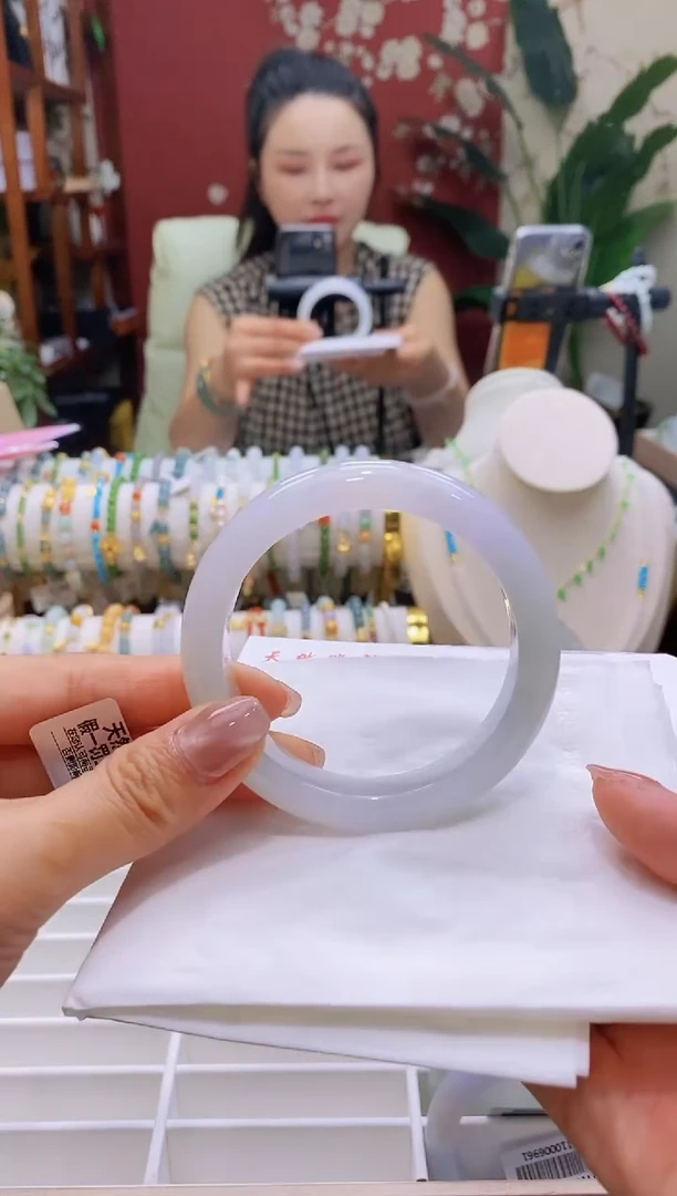 翡翠手镯未镶嵌108号57.1/12.0*8.9