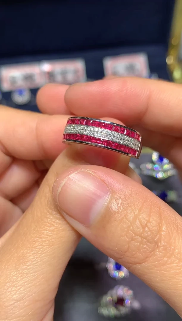 18K金镶嵌戒指红宝石1.98CT