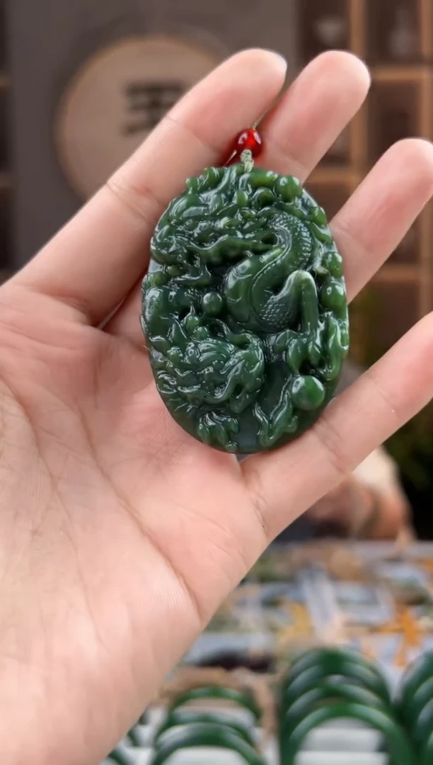 颈饰未镶嵌和田玉拍一发一，拍一发一
