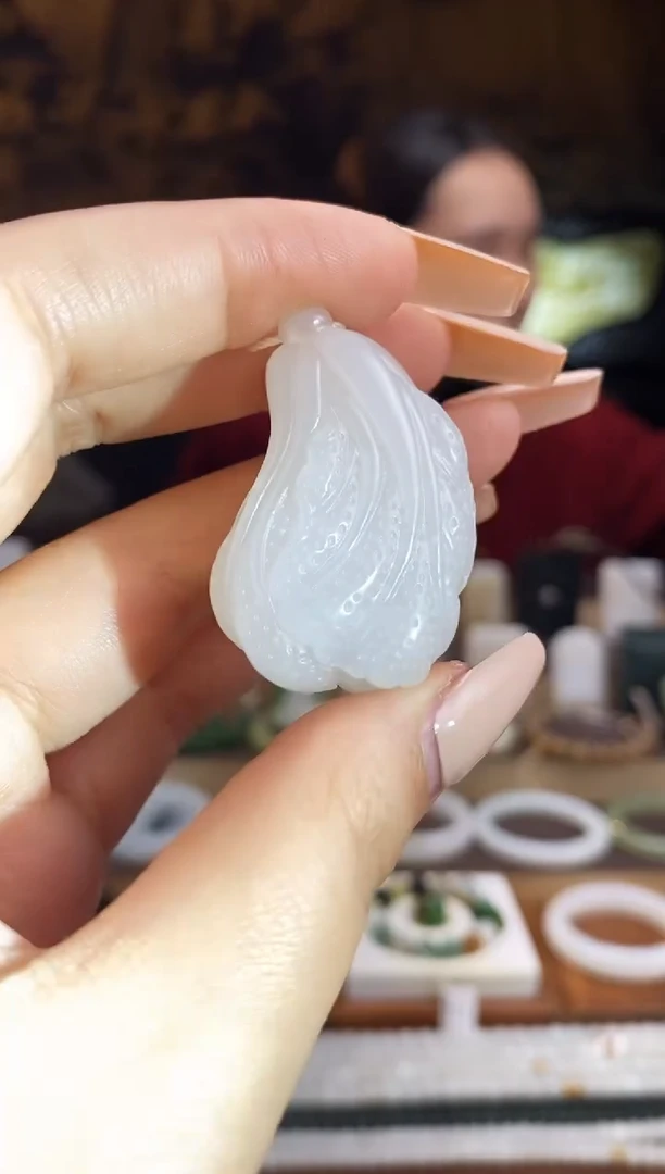 颈饰未镶嵌和田玉白玉 白菜 40X25X16.5mm 25g