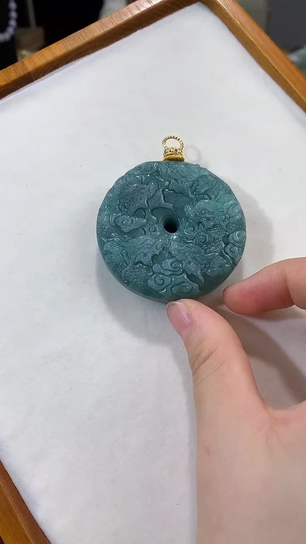 颈饰未镶嵌翡翠吊坠