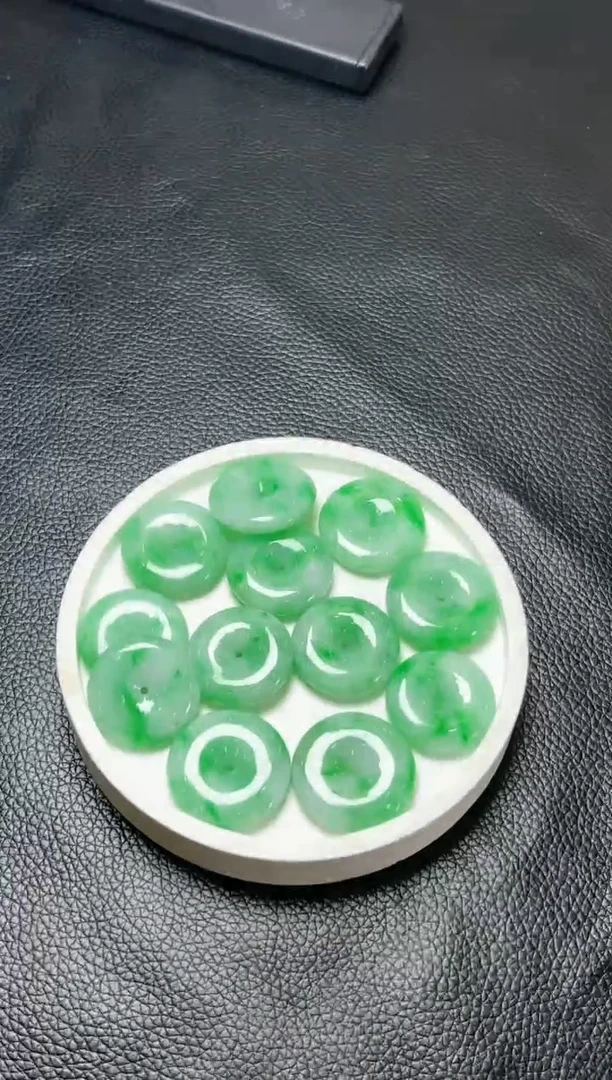 【闪购商品】翡翠颈饰未镶嵌平安扣多样性发一