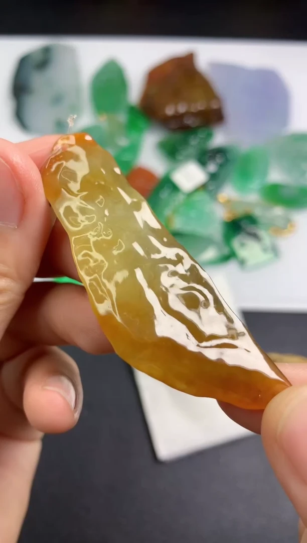 颈饰未镶嵌翡翠