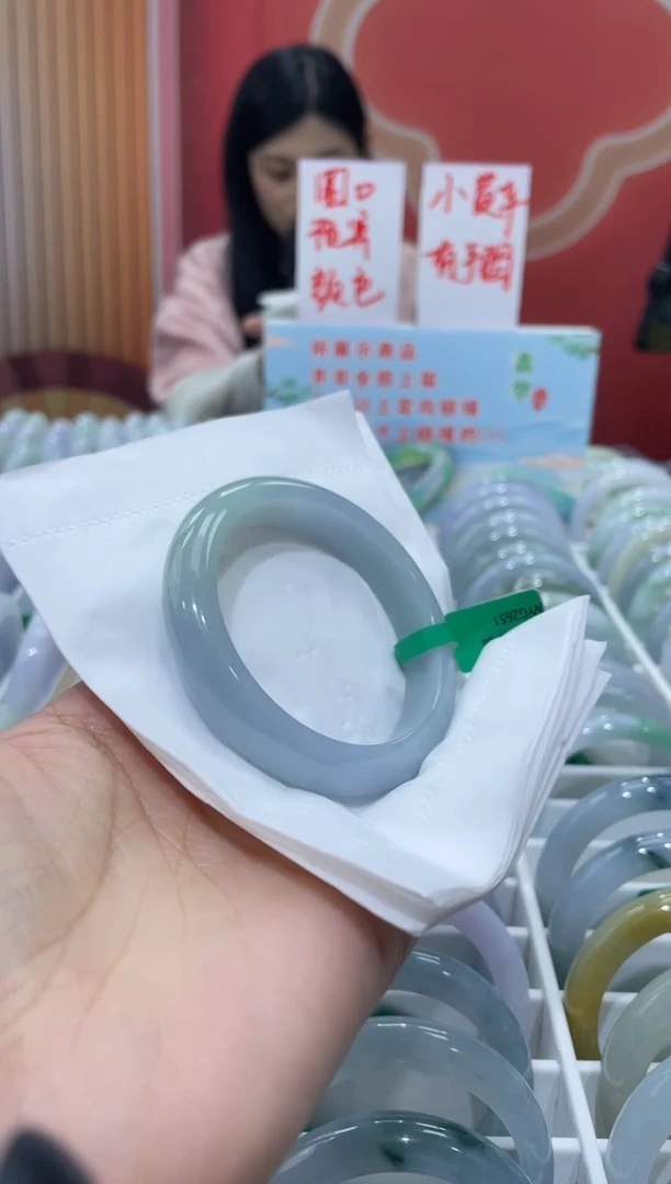 【闪购商品】翡翠手镯未镶嵌0000006388