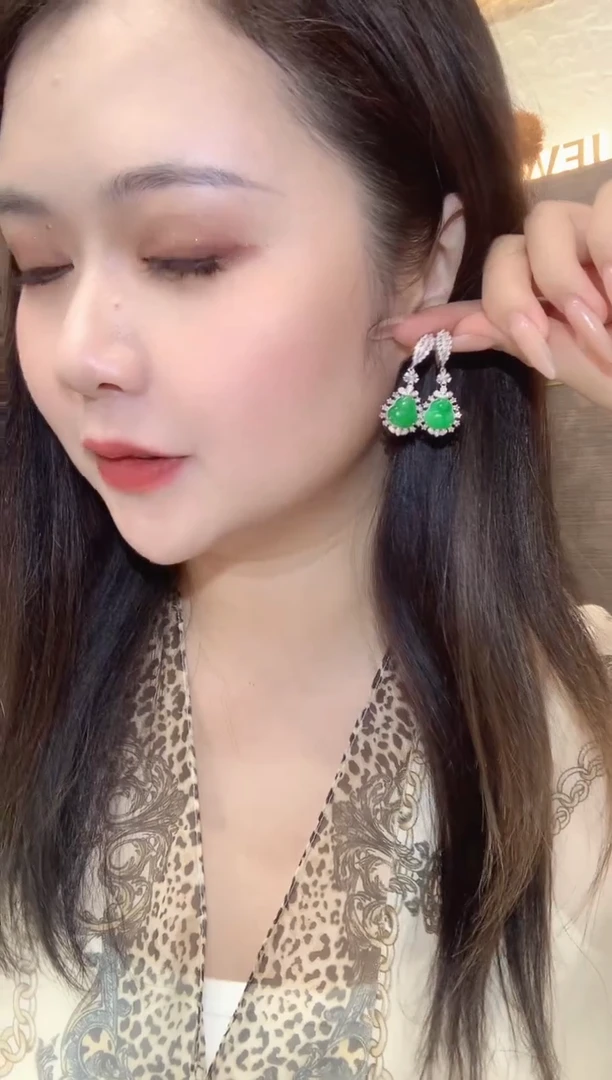 18K金镶嵌翡翠耳饰D52