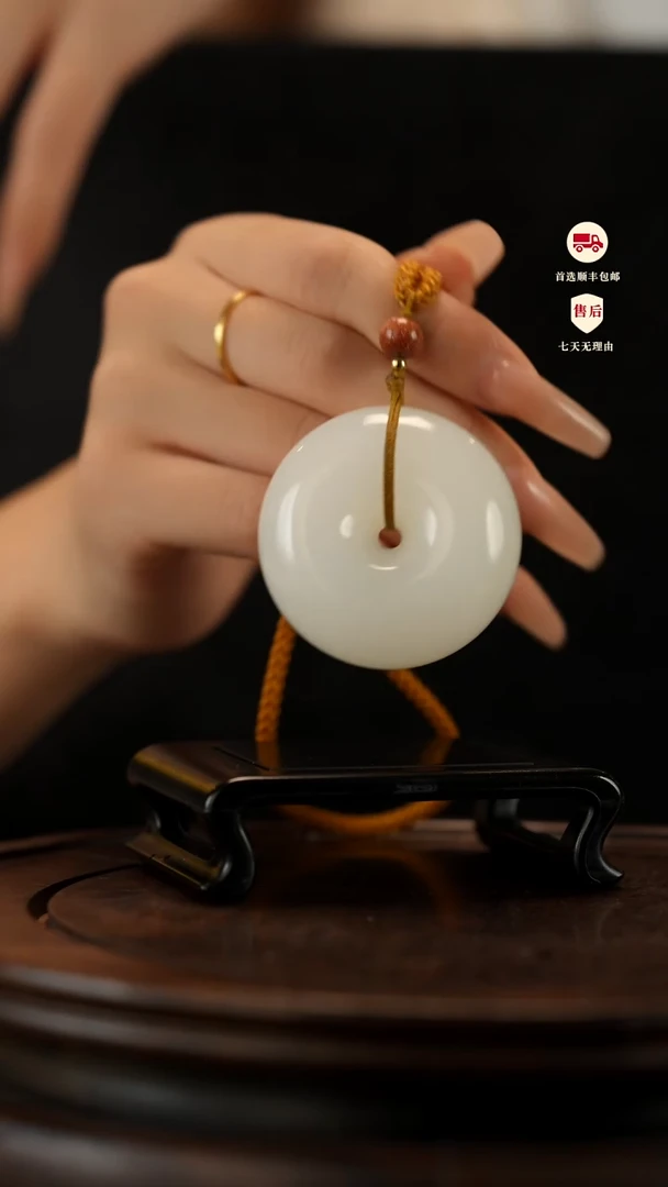 云南石荔枝白雕刻：平安扣手把件挂件