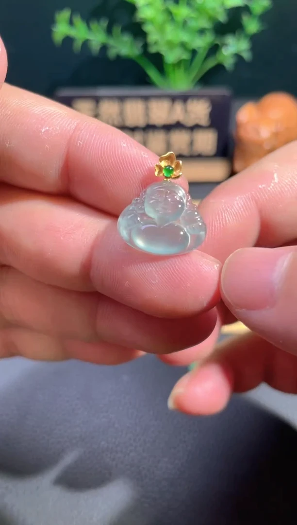 颈饰18K金镶嵌翡翠翡翠