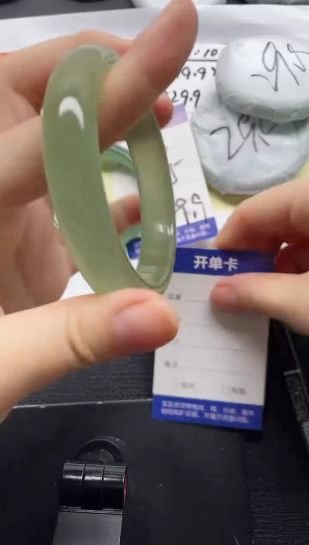 未镶嵌手镯石英质玉4-61