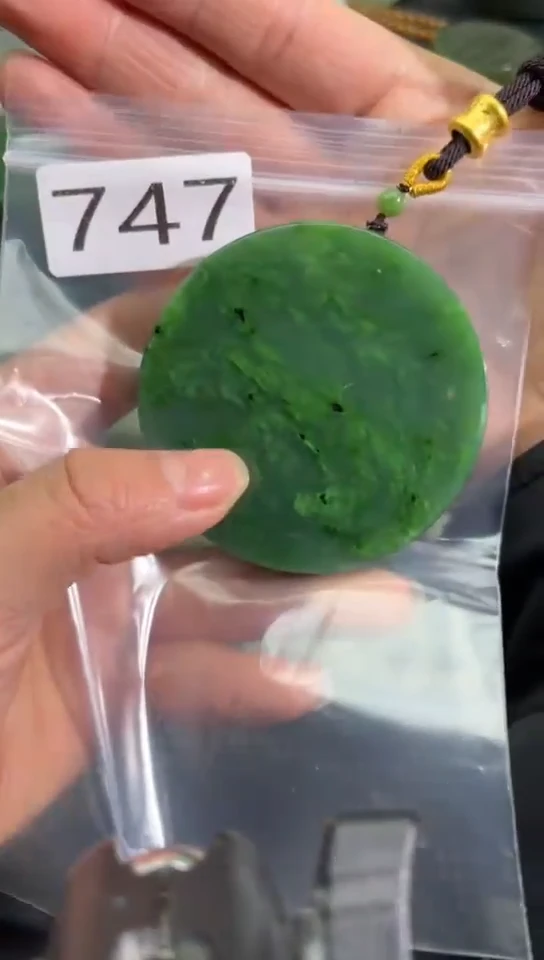 未镶嵌和田玉珠宝半成品镯芯