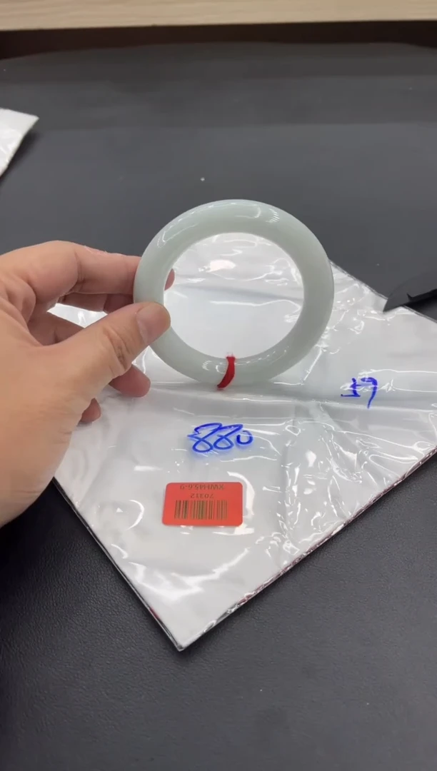 未镶嵌手镯翡翠牛****2翡翠手镯