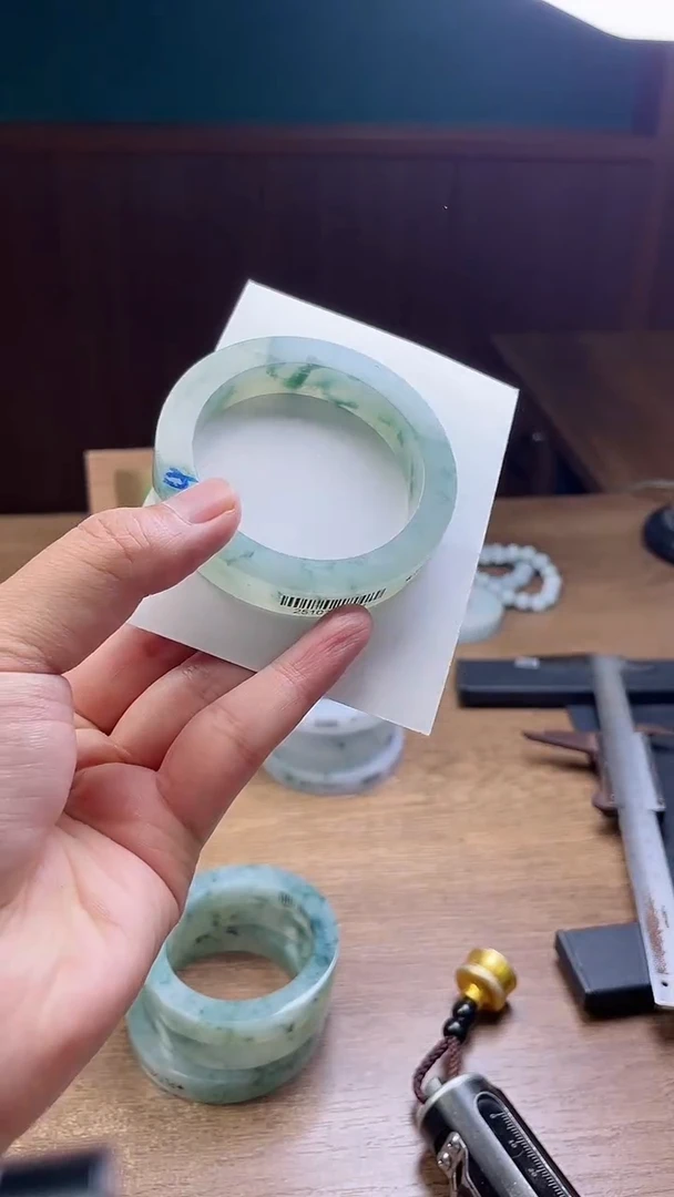 未镶嵌手镯定制翡翠辉*小定制