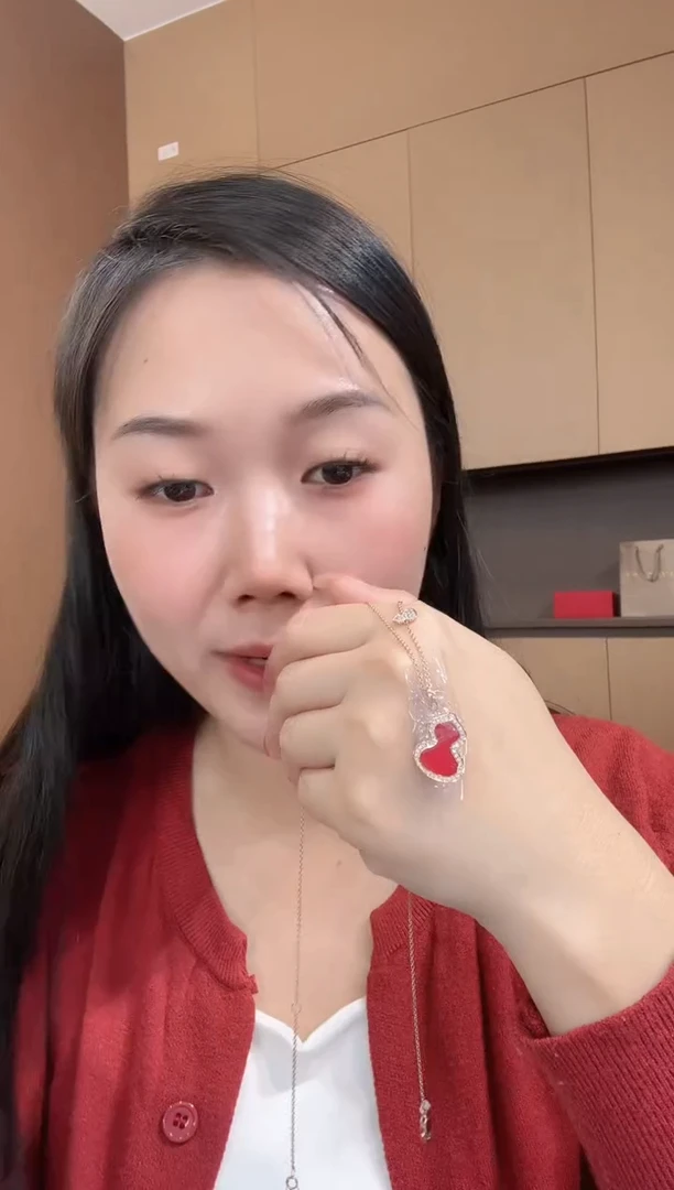 【闪购商品】钻石套链18K金镶嵌红蝴蝶套链