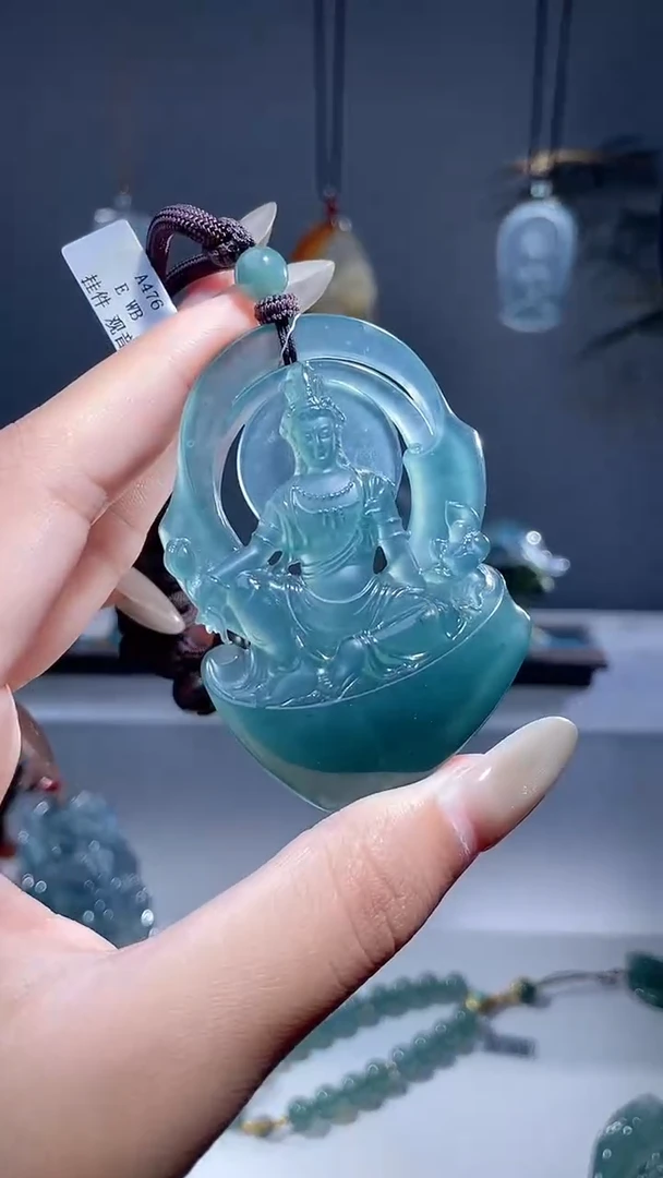 颈饰未镶嵌翡翠观音