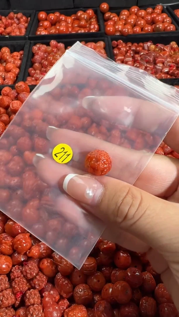 颈饰未镶嵌南红玛瑙1