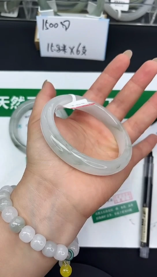 未镶嵌手镯石英质玉35-62/63