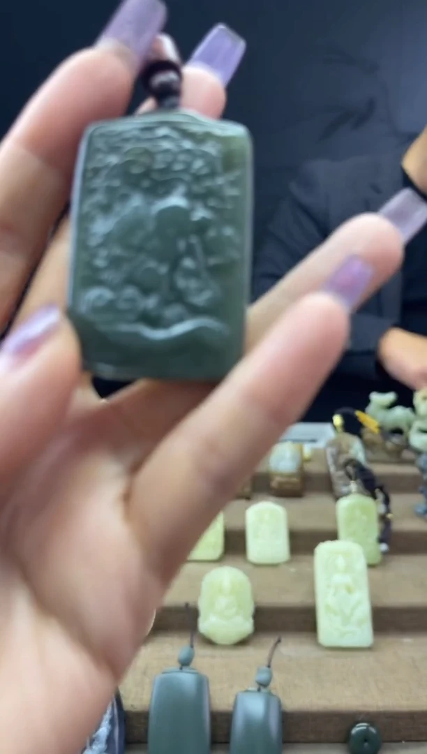 颈饰未镶嵌和田玉1