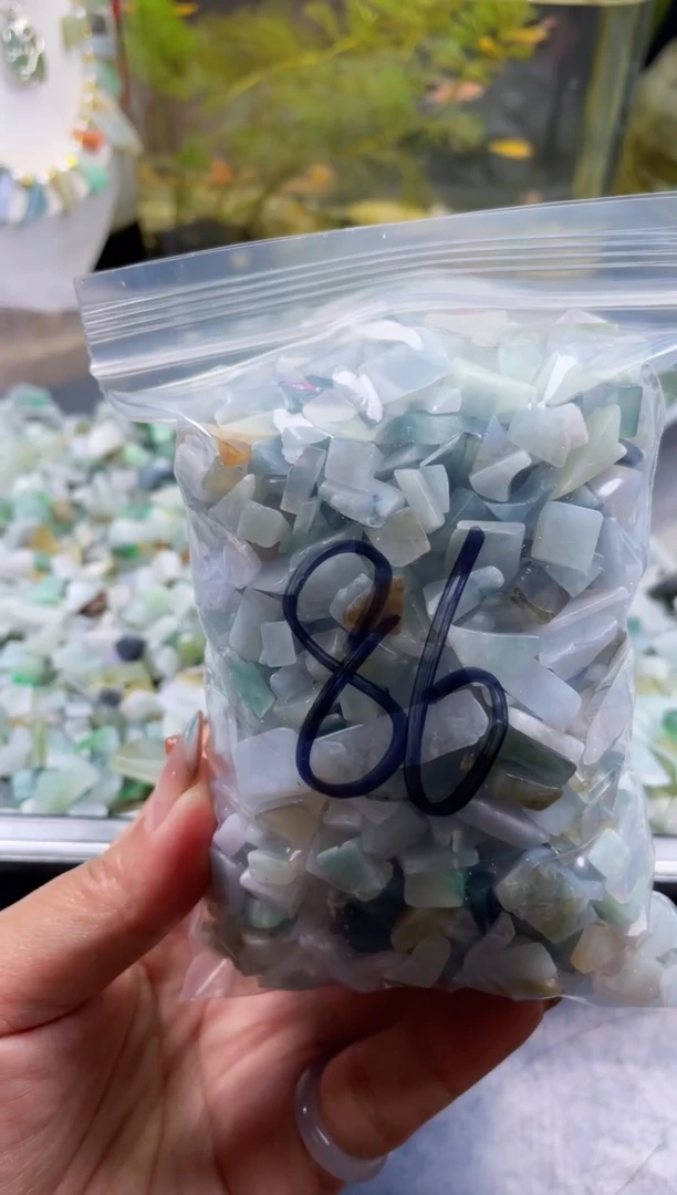 配石翡翠天然翡翠迷你500克86