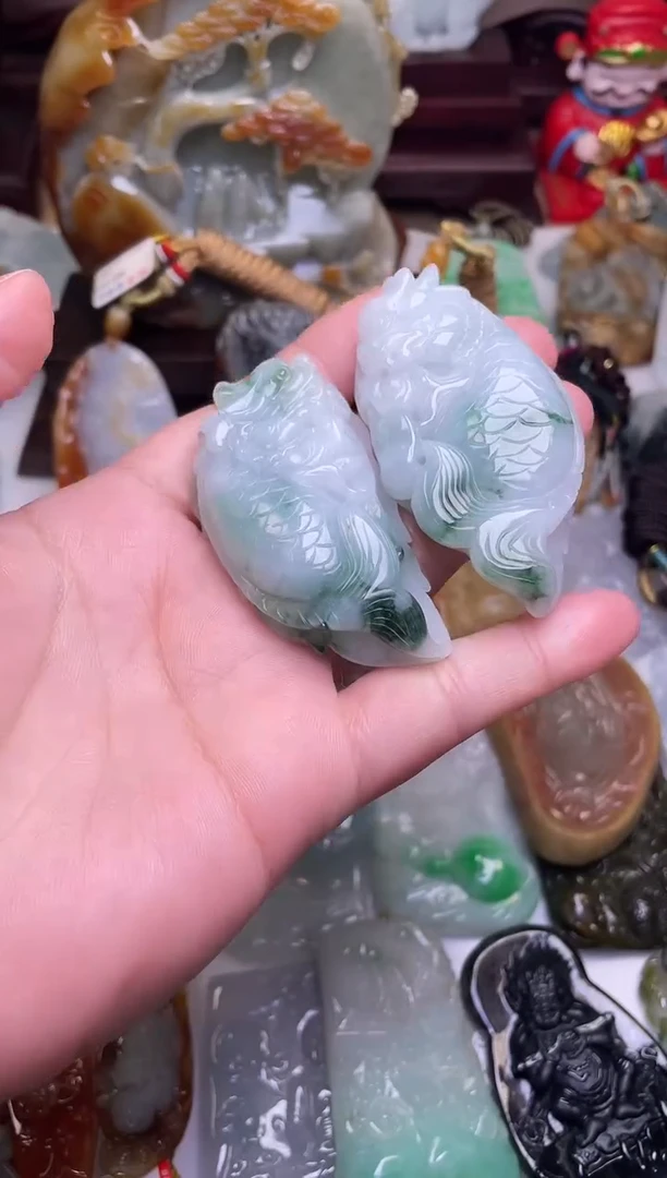 颈饰未镶嵌翡翠龙鱼