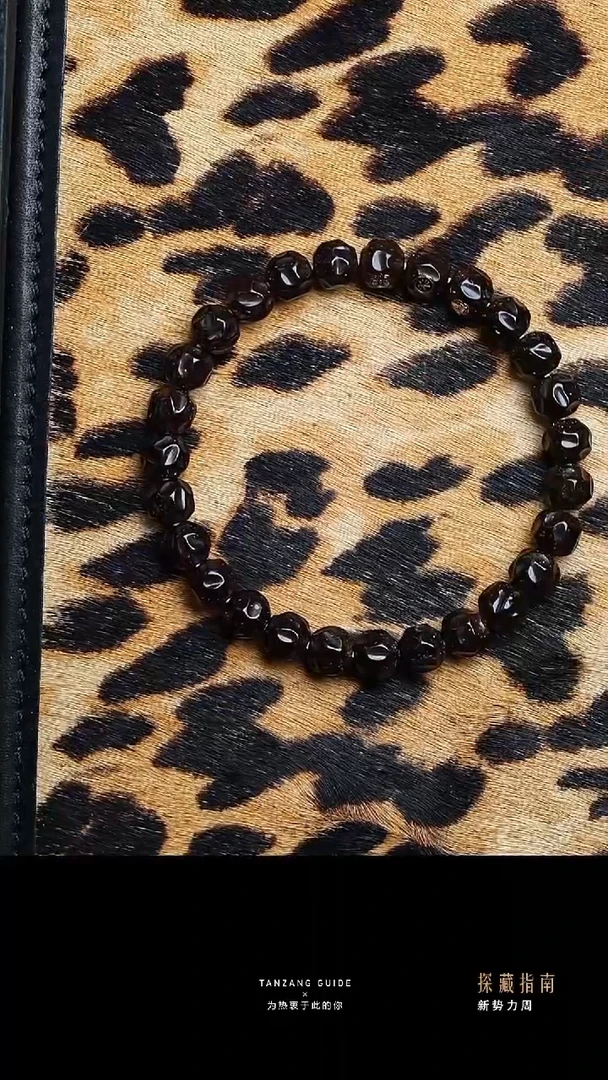 【闪购商品】椰蒂吊坠三金8.7黑莲花