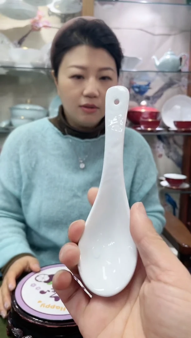 【闪购商品】千年博大甜白雕刻牡丹小勺子一只