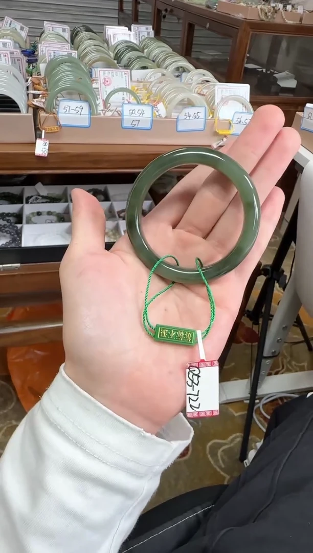 未镶嵌手镯和田玉53