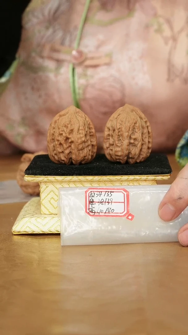 把件文玩核桃赤龙鸡心