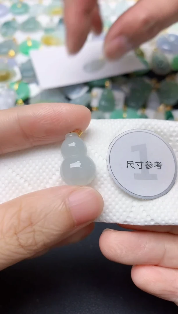 翡翠18K金镶嵌颈饰天然缅甸A货翡翠