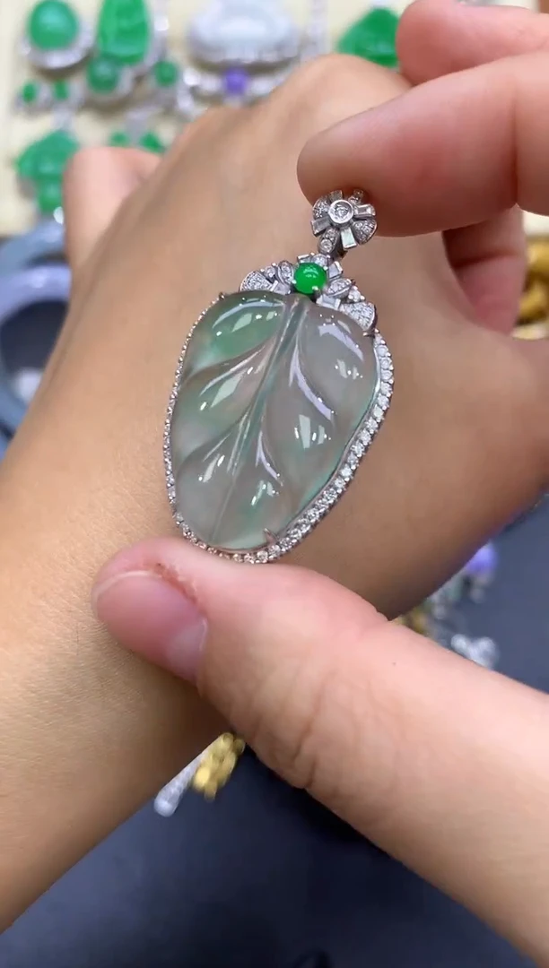 颈饰18K金镶嵌翡翠298-中国好珍宝