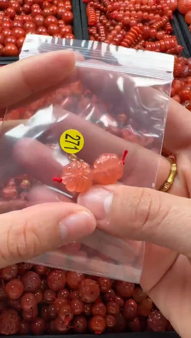 【闪购商品】南红玛瑙颈饰未镶嵌1