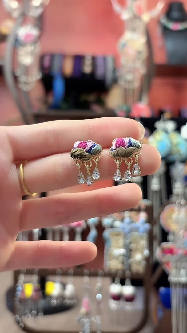 织绣 云织谣民族风精美饰品   306