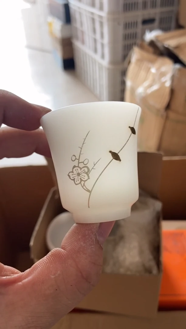 杯无运费险有瑕疵的摄影的产品有使用过的痕迹有点脏介意勿拍