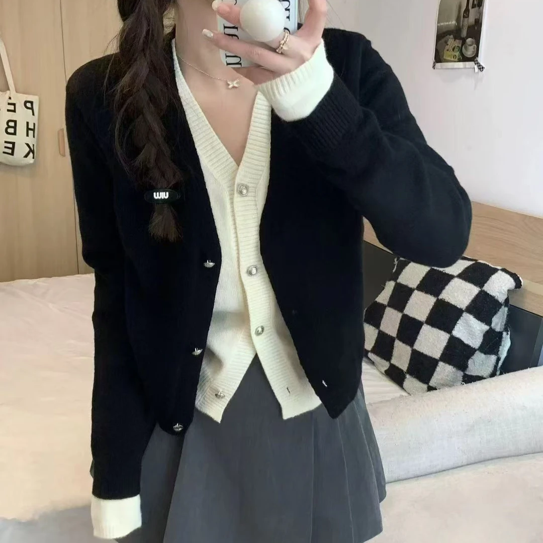 小香风设计感假两件针织开衫外套女大码韩系金属扣软糯拼接上衣