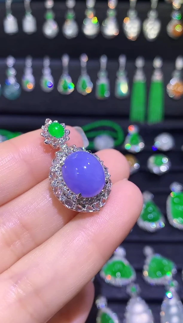 翡翠18K金镶嵌颈饰高冰紫罗兰一刀切大蛋面