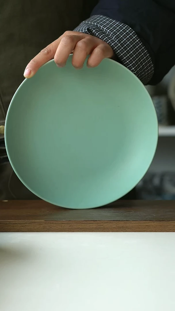 【闪购商品】陶瓷薄荷绿深盘微瑕20cm@4-2@