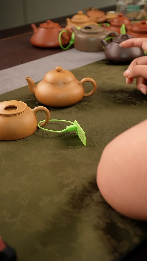 茶壶紫砂陈****啊老宕口黄金段梨形