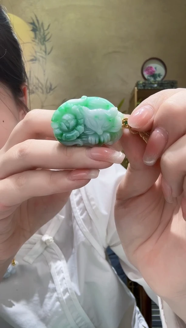 翡翠未镶嵌颈饰吊坠