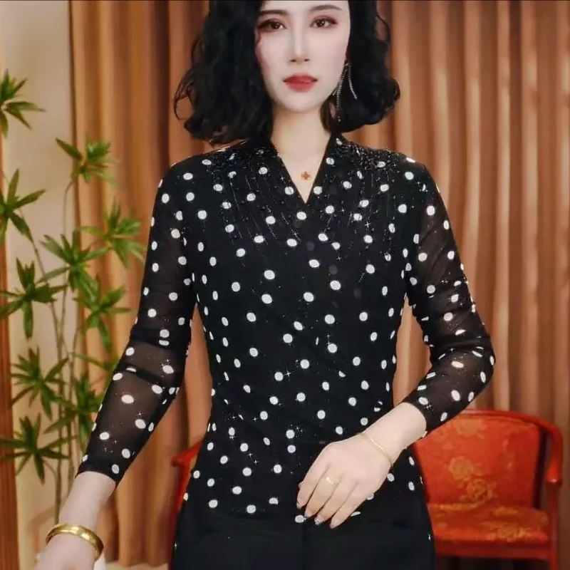 夏季新款烫钻钉珠洋气百搭气质长袖小衫网纱显瘦女士V领打底衫